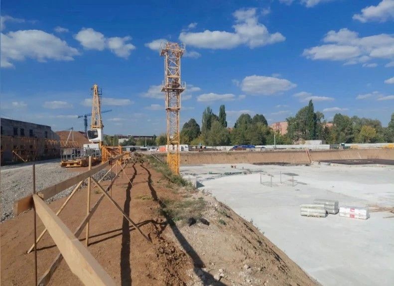 В Донецке продолжается строительство нового жилого комплекса В Донецке продолжается строительство нового жилого комплекса
