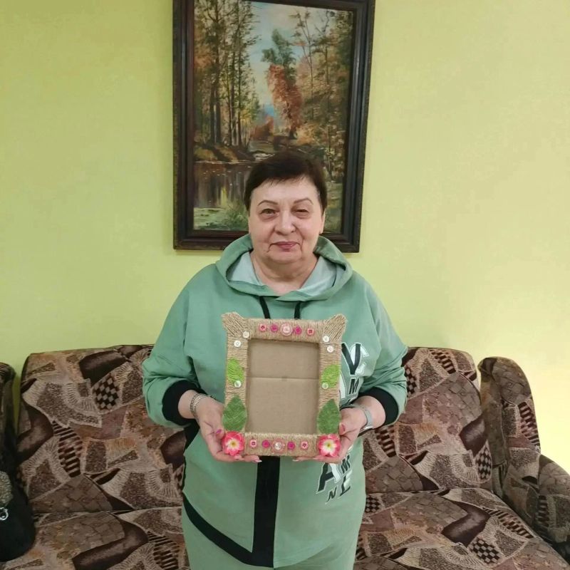 В Центре соцобслуживания населения Калининского района Горловки проходят творческие занятия