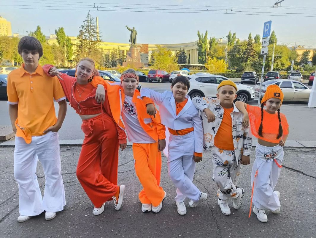 Снежнянская команда КВН завоевала Гран-При в Волгограде Снежнянская команда КВН завоевала Гран-При в Волгограде