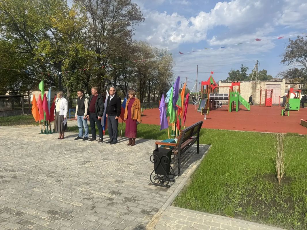 Сергей Юзвинкевич: В селе Заря состоялось важное и радостное событие — торжественное открытие нового парка «Семья», благоустроенного в рамках федерального проекта «Формирование комфортной городской среды» Сергей Юзвинкевич: В селе Заря состоялось важное и радостное событие — торжественное открытие нового парка «Семья», благоустроенного в рамках федерального проекта «Формирование комфортной городской среды»