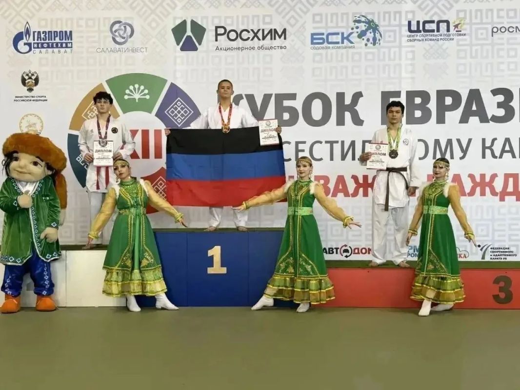 Министр спорта и туризма ДНР Максим Швец поздравил наших каратистов с отличным выступлением на XII Кубке Евразии по всестилевому каратэ, который прошёл в городе Салават, Республика Башкортостан! Министр спорта и туризма ДНР Максим Швец поздравил наших каратистов с отличным выступлением на XII Кубке Евразии по всестилевому каратэ, который прошёл в городе Салават, Республика Башкортостан!