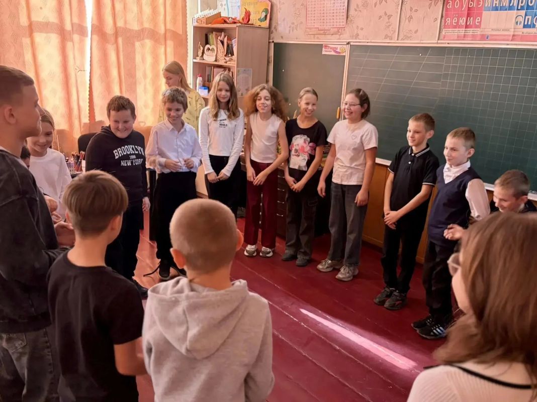 Путешествие в мир традиций: в ГБОУ «Школа №6 г.о. Торез» прошел яркий социокультурный тренинг!