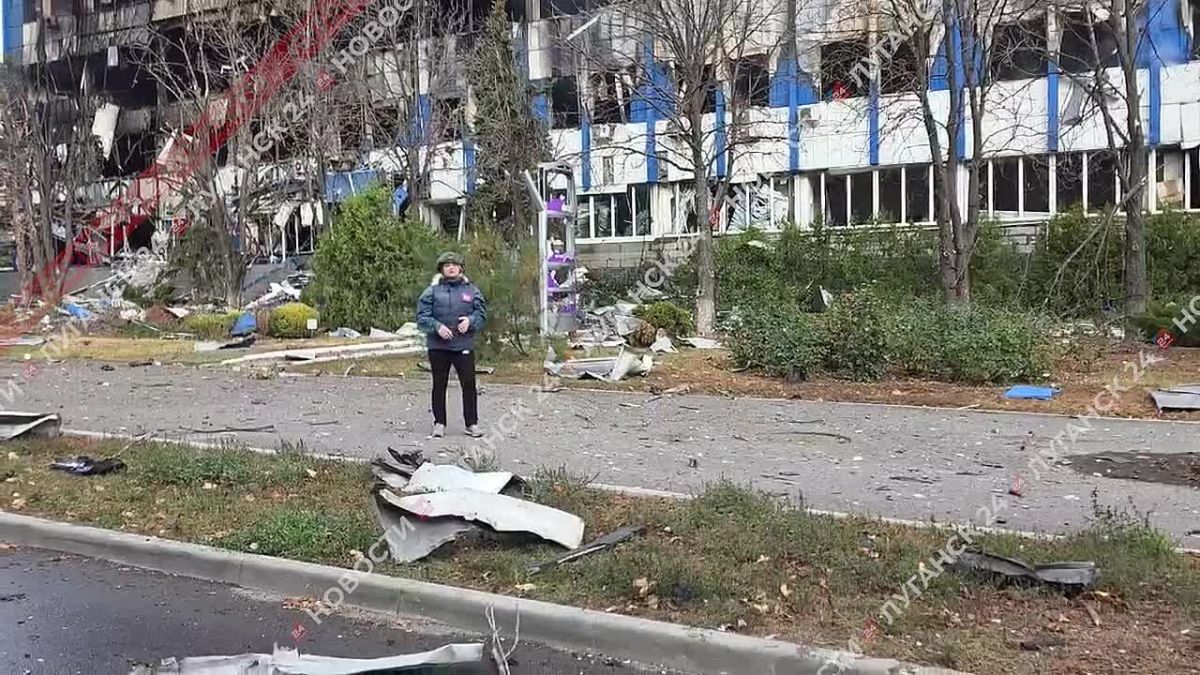 По центру Луганска нанесён массированный удар: серьёзно повреждено здание ЛТК