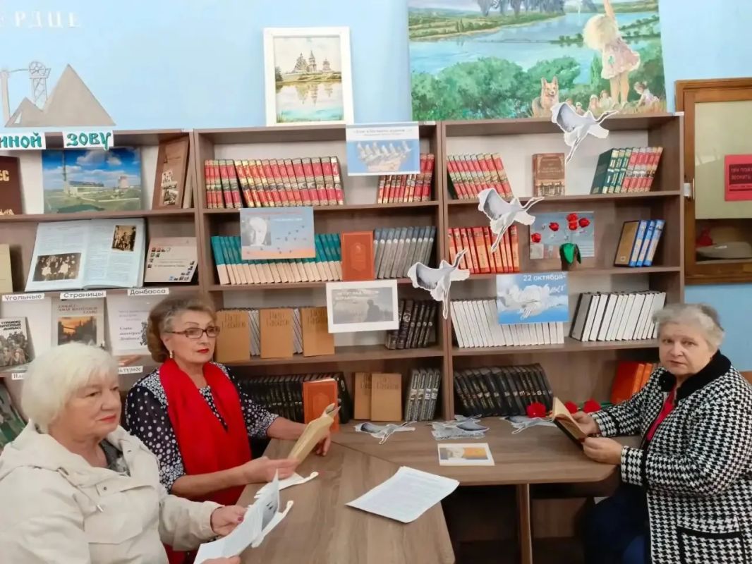 В Зугрэсской библиотеке-филиале №3 провели литературно-патриотический час «Летят над миром журавли» для учащихся ГКОУ «Зугрэсской СШИ №31»