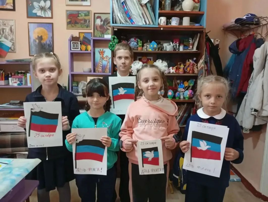 Сегодня, во Дворце культуры состоялся тематический мастеркласс «Флаг Родины моей»