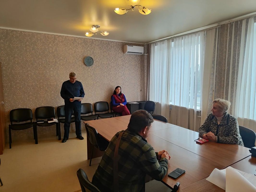 Сегодня, 21 октября, состоялось заседание постоянного комитета по жилищно-коммунальному хозяйству, благоустройству, транспорту, градостроительству и землепользованию, экологии Торезского городского совета Донецкой Народной... Сегодня, 21 октября, состоялось заседание постоянного комитета по жилищно-коммунальному хозяйству, благоустройству, транспорту, градостроительству и землепользованию, экологии Торезского городского совета Донецкой Народной...