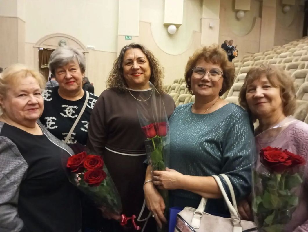Вперёд в новый век. . В связи с празднованием 100-летия создания Всероссийского общества глухих региональным отделением в Центре Славянской культуры города Донецка было проведено мероприятие «Вперёд в новый век». В... Вперёд в новый век. . В связи с празднованием 100-летия создания Всероссийского общества глухих региональным отделением в Центре Славянской культуры города Донецка было проведено мероприятие «Вперёд в новый век». В...