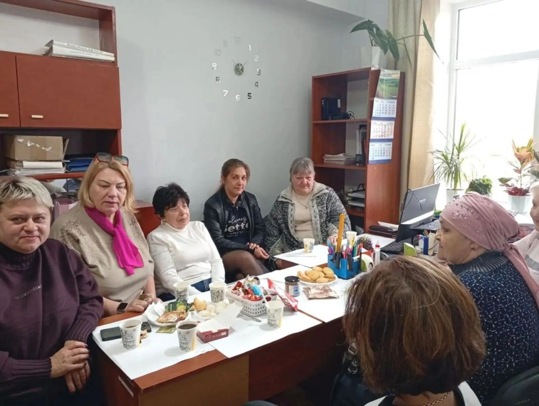 Роман Конев: 22 октября в рамках всероссийского проекта «Единой России» «ТОС — малым территориям большое будущее!» прошла встреча с представителями территориальных общественных самоуправлений