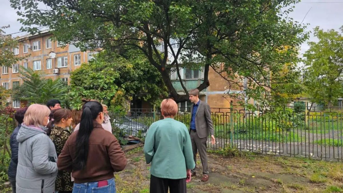 21 октября, руководитель Управы Центрально-Городского внутригородского района Алексей Еськов провел встречу с трудовым коллективом ГБДОУ «Детский-сад № 33 общеразвивающего вида городского округа Макеевка» Донецкой Народной...
