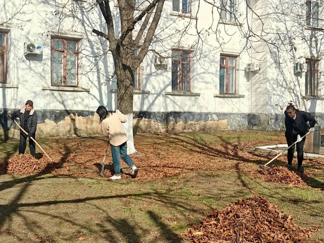 В Снежном прошла традиционная акция «Чистый четверг» В Снежном прошла традиционная акция «Чистый четверг»