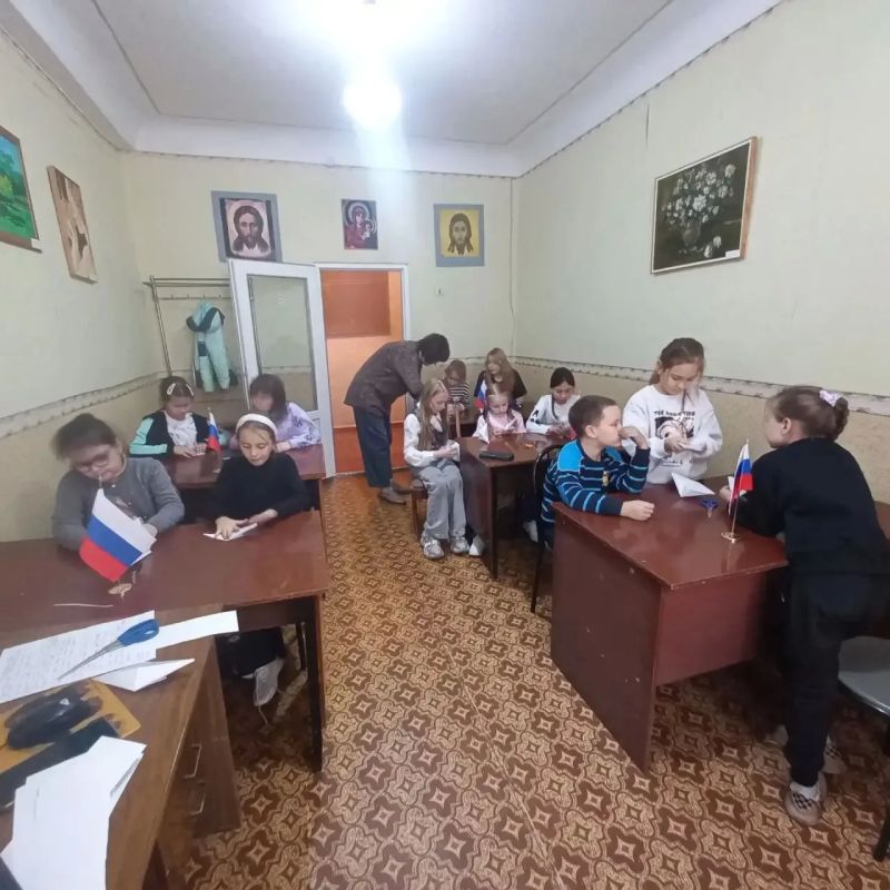 22 октября, в день светлой памяти всех воинов, погибших за Родину: к международному Дню белых журавлей в художественном отделении МБУ ДО «Харцызская детская школа искусств» проведен мастер-класс по изготовлению белых... 22 октября, в день светлой памяти всех воинов, погибших за Родину: к международному Дню белых журавлей в художественном отделении МБУ ДО «Харцызская детская школа искусств» проведен мастер-класс по изготовлению белых...