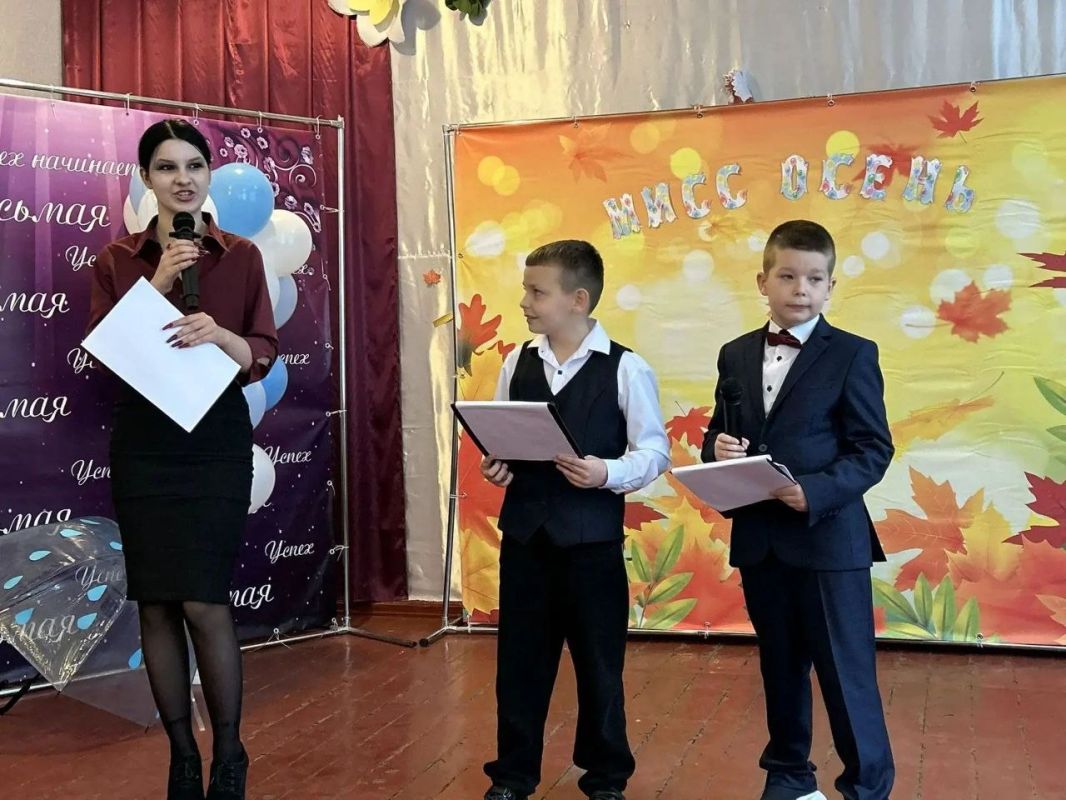 В начальных классах ГБОУ "ШКОЛА №8 ИМ. Д.А. РЫБАЛКО Г.О. ТОРЕЗ" состоялось одно из самых ярких и долгожданных событий — конкурс «Мисс Осень - 2026». В начальных классах ГБОУ "ШКОЛА №8 ИМ. Д.А. РЫБАЛКО Г.О. ТОРЕЗ" состоялось одно из самых ярких и долгожданных событий — конкурс «Мисс Осень - 2026».