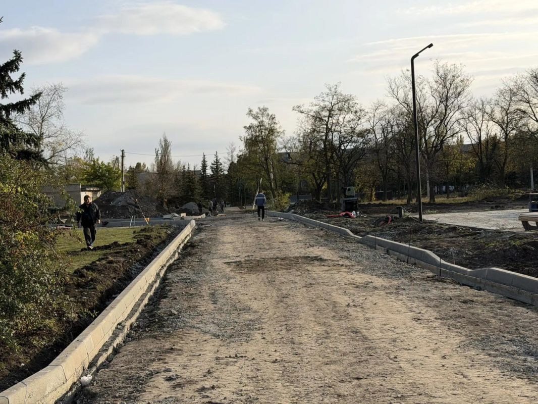 Сергей Назаров оценил ход благоустройства городских парков в Кировском Сергей Назаров оценил ход благоустройства городских парков в Кировском