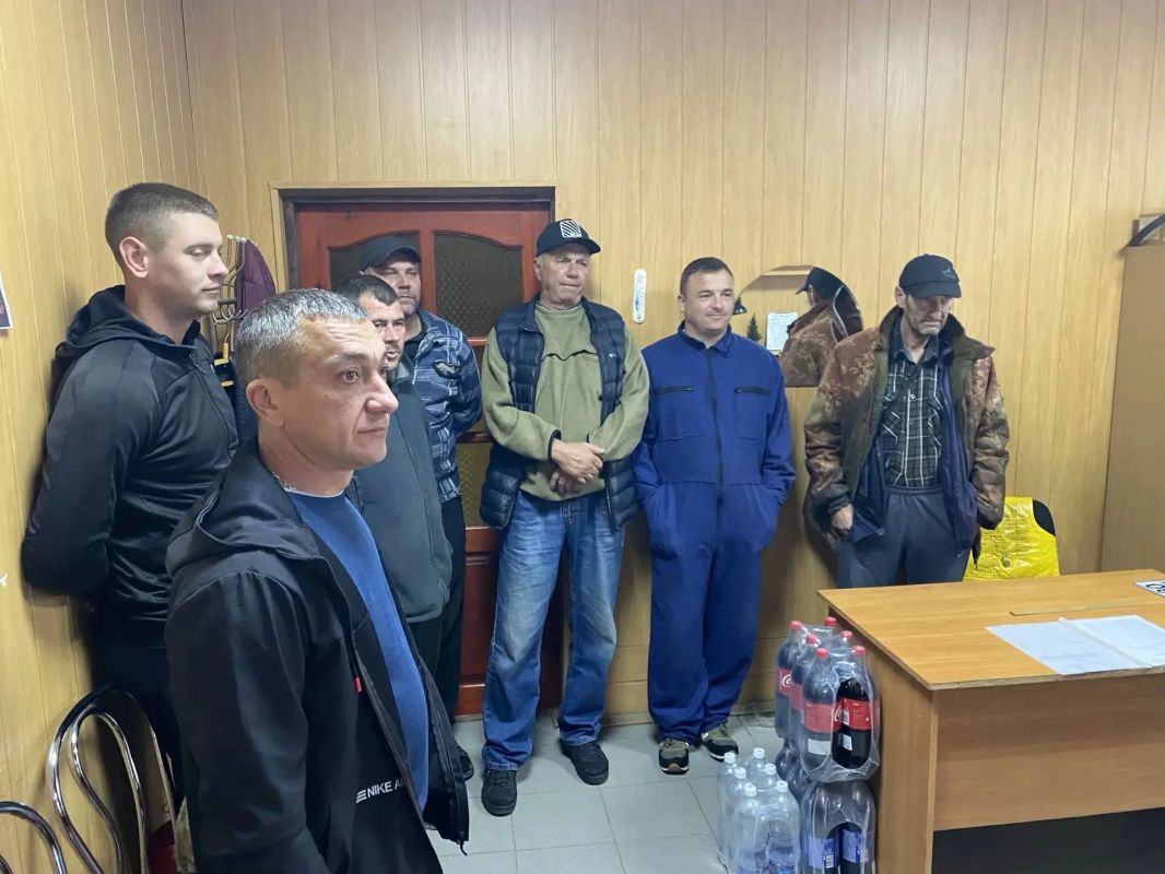 Сегодня председатель Магушского муниципального совета Ставрулов Михаил Валентинович встретился с трудовым коллективом Ялтинского отделения МБУ «СБ Вектор» Сегодня председатель Магушского муниципального совета Ставрулов Михаил Валентинович встретился с трудовым коллективом Ялтинского отделения МБУ «СБ Вектор»