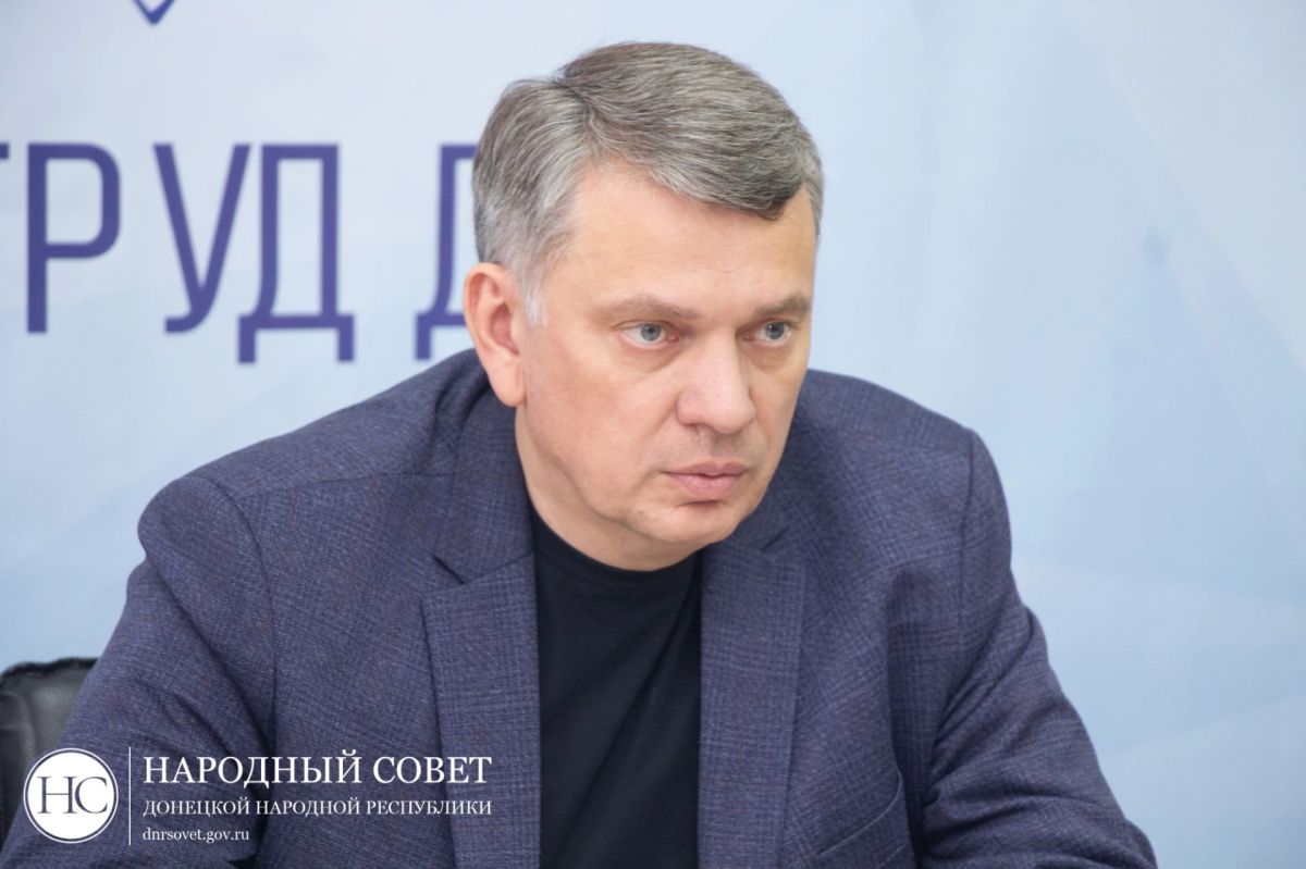 Единой командой: депутаты прорабатывают вопросы социальной политики с исполнительной властью Единой командой: депутаты прорабатывают вопросы социальной политики с исполнительной властью