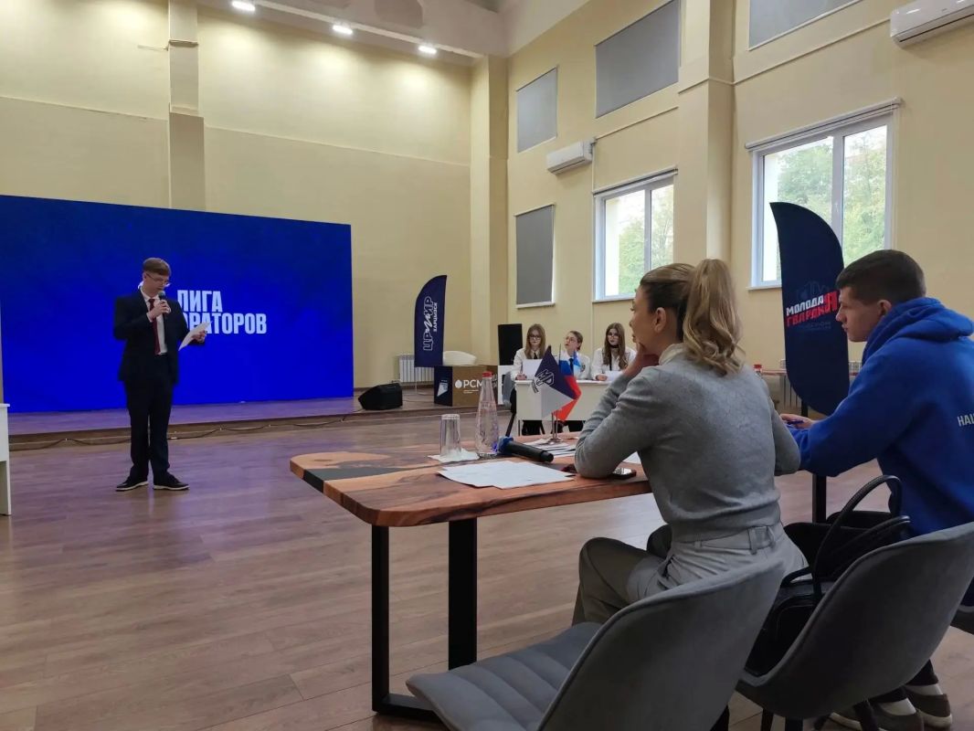 Школьники из Тореза одержали победу на окружном этапе «Лиги ораторов»! Школьники из Тореза одержали победу на окружном этапе «Лиги ораторов»!