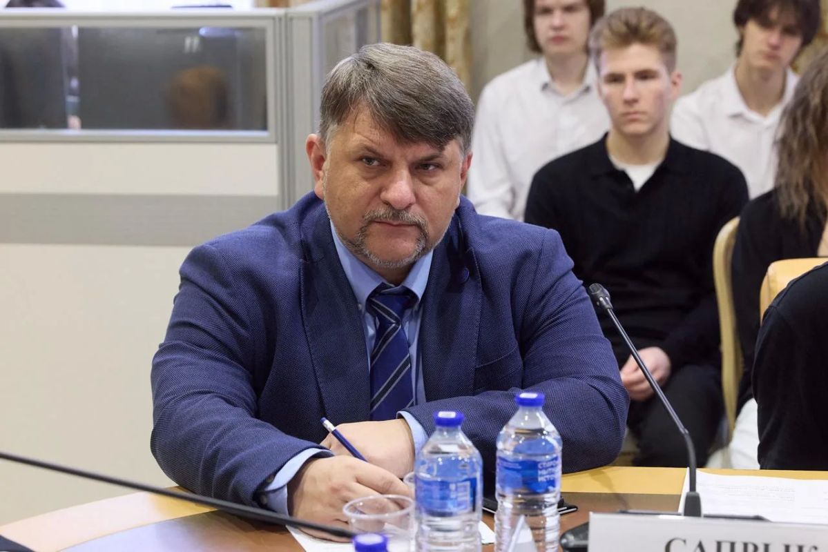 В ОП РФ предложили создать учебник по истории Русского мира В ОП РФ предложили создать учебник по истории Русского мира