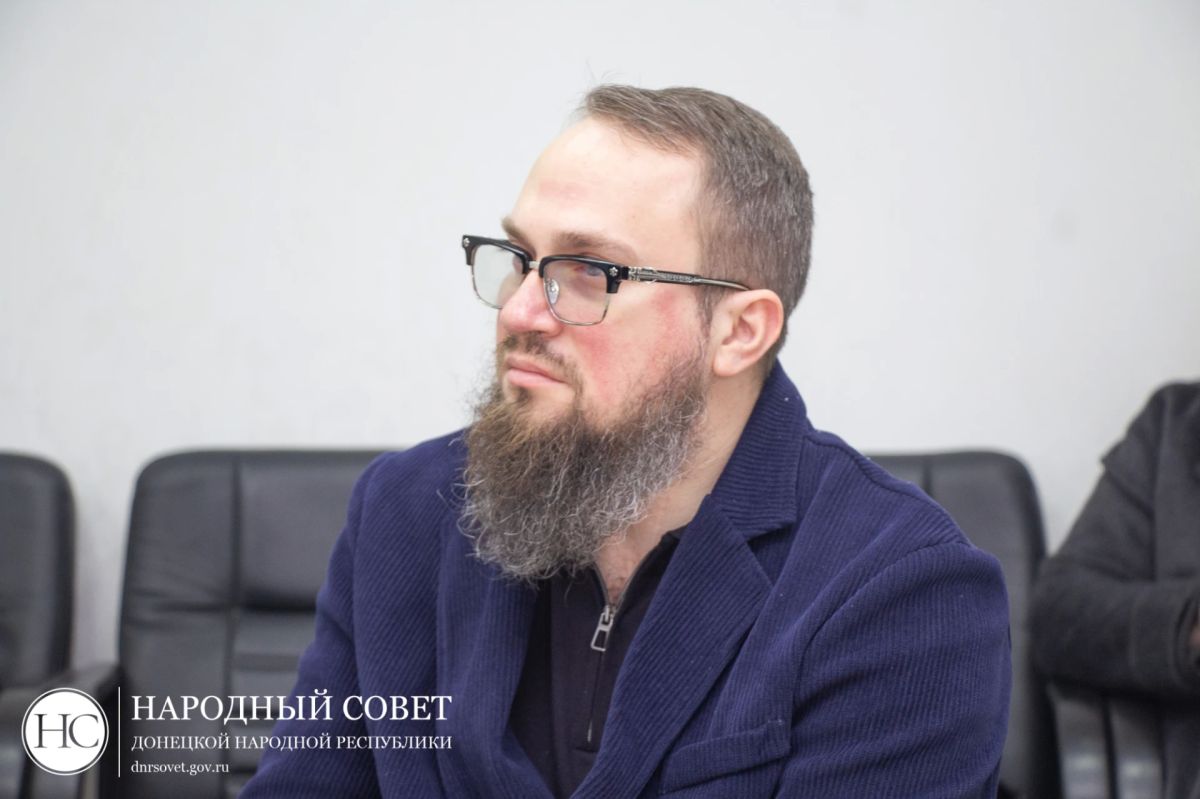 Единой командой: депутаты прорабатывают вопросы социальной политики с исполнительной властью Единой командой: депутаты прорабатывают вопросы социальной политики с исполнительной властью