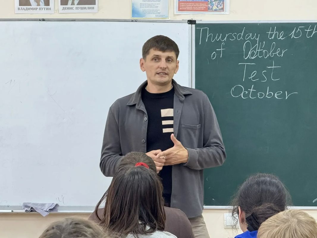 «ГосСтарт.Диалог»: в Мангушской школе №1 состоялась встреча с представителем власти