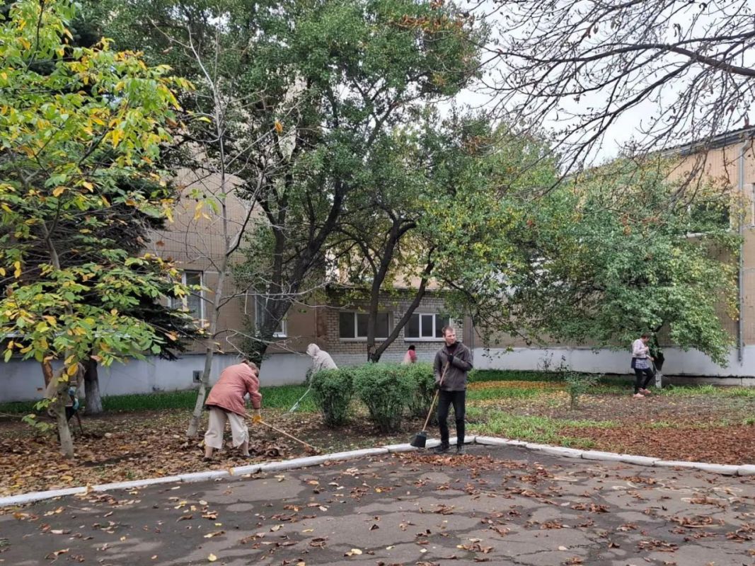 В Кировском прошел традиционный субботник В Кировском прошел традиционный субботник