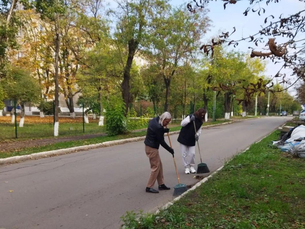 В Кировском прошел традиционный субботник В Кировском прошел традиционный субботник