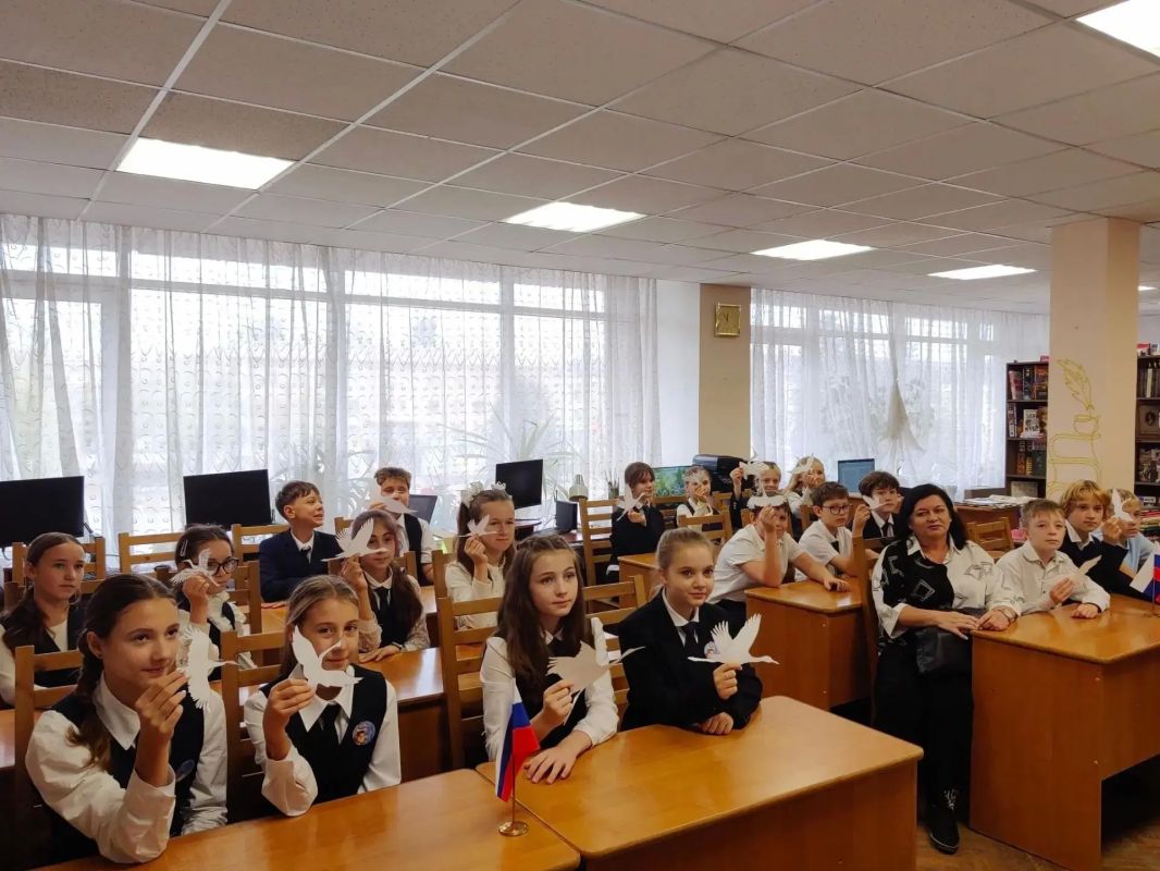 Литературное мероприятие. В рамках партийного проекта Единой России "Историческая Память" центральная городская библиотека имени А.И. Куприна для обучающихся 6-А класса Гимназии им. Г.Т