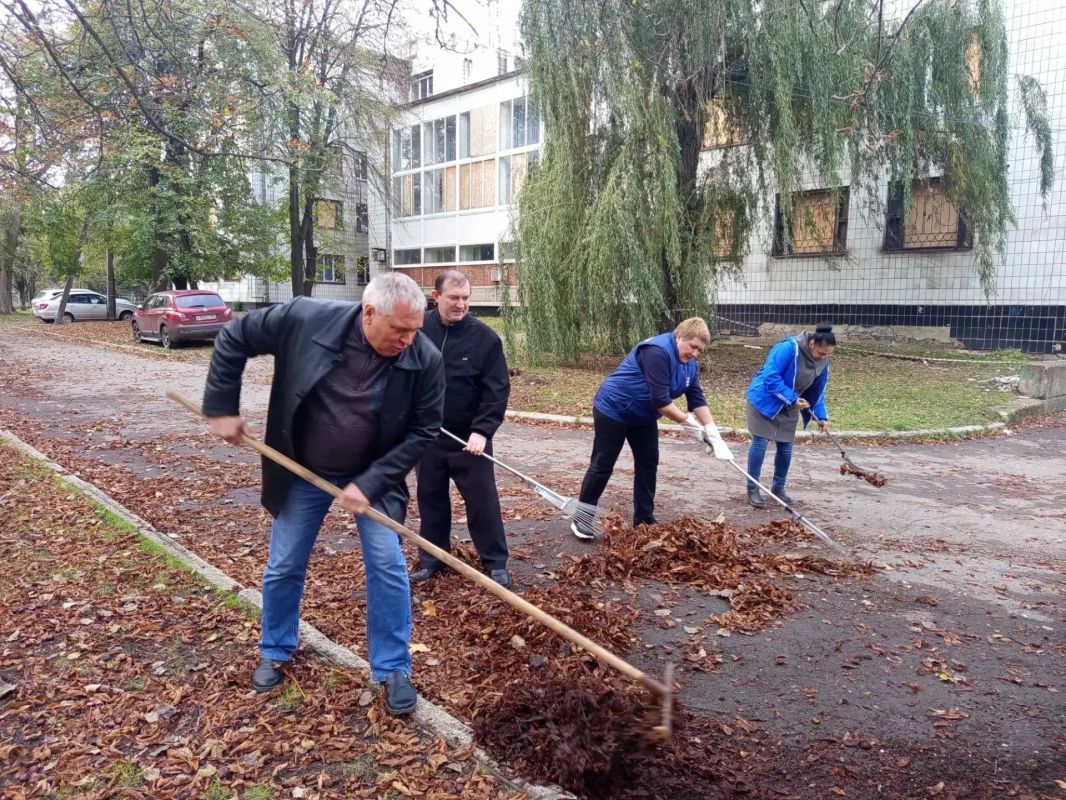 Наталья Бегуненко: Сегодня, 22 октября, в рамках проекта "Городская среда" партии "Единая Россия" сотрудники Управы Петровского внутригородского района администрации городского округа Донецк присоединились к экологической... Наталья Бегуненко: Сегодня, 22 октября, в рамках проекта "Городская среда" партии "Единая Россия" сотрудники Управы Петровского внутригородского района администрации городского округа Донецк присоединились к экологической...