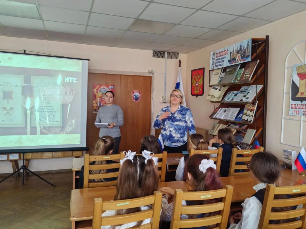 Литературное мероприятие. В рамках партийного проекта Единой России "Историческая Память" центральная городская библиотека имени А.И. Куприна для обучающихся 6-А класса Гимназии им. Г.Т Литературное мероприятие. В рамках партийного проекта Единой России "Историческая Память" центральная городская библиотека имени А.И. Куприна для обучающихся 6-А класса Гимназии им. Г.Т