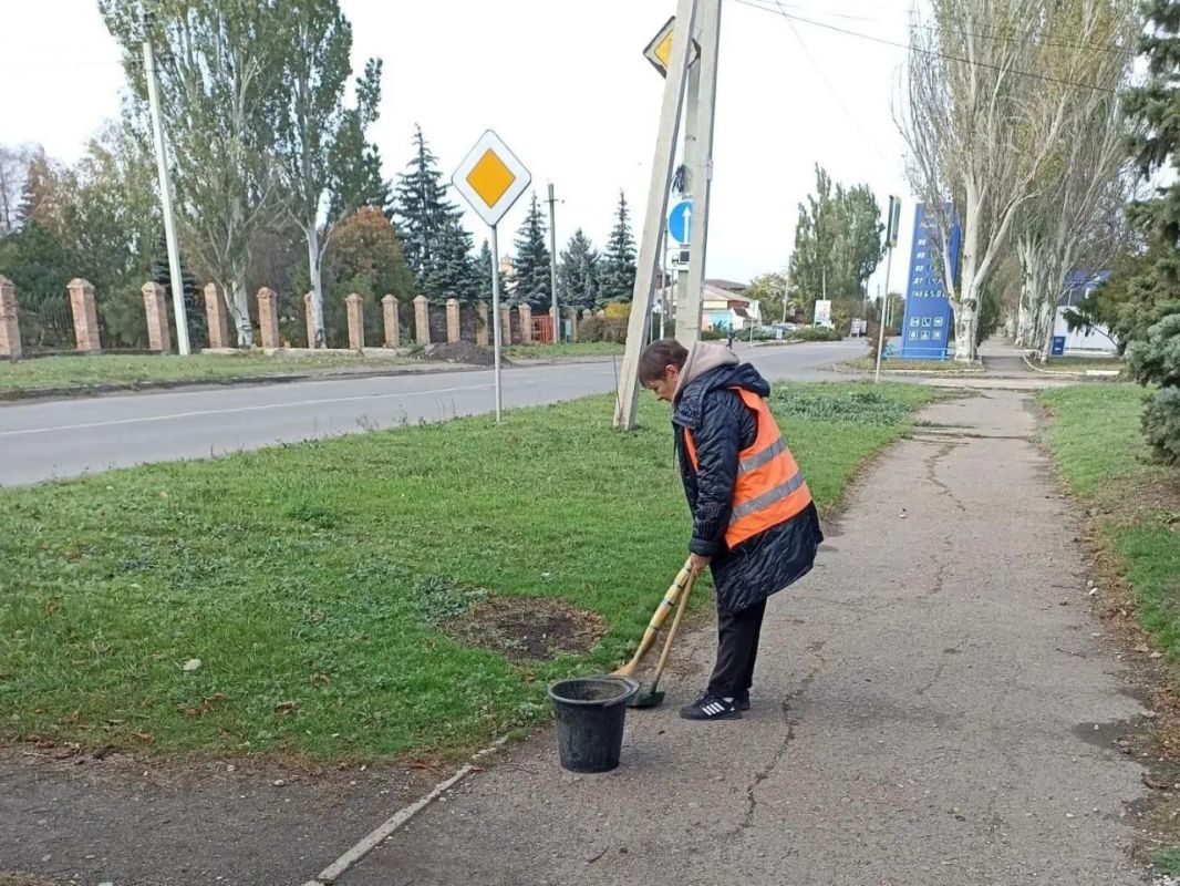 В Кировском прошел традиционный субботник В Кировском прошел традиционный субботник