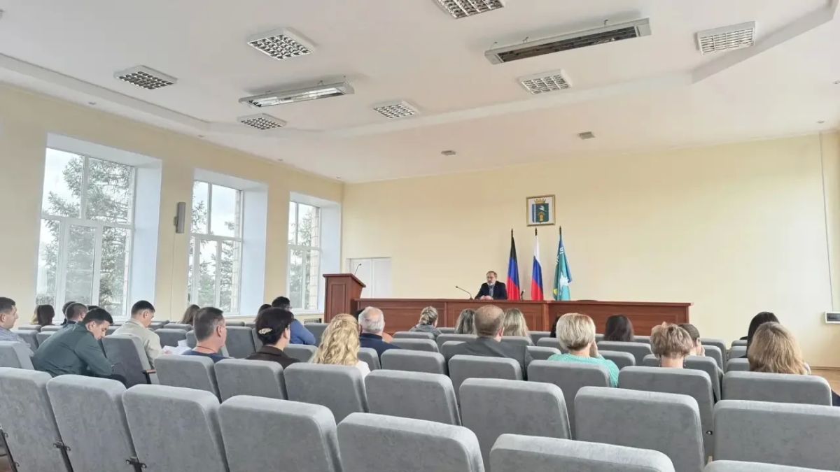 Борис Трима: Провел оперативное совещание с сотрудниками администрации Мангушского муниципального округа