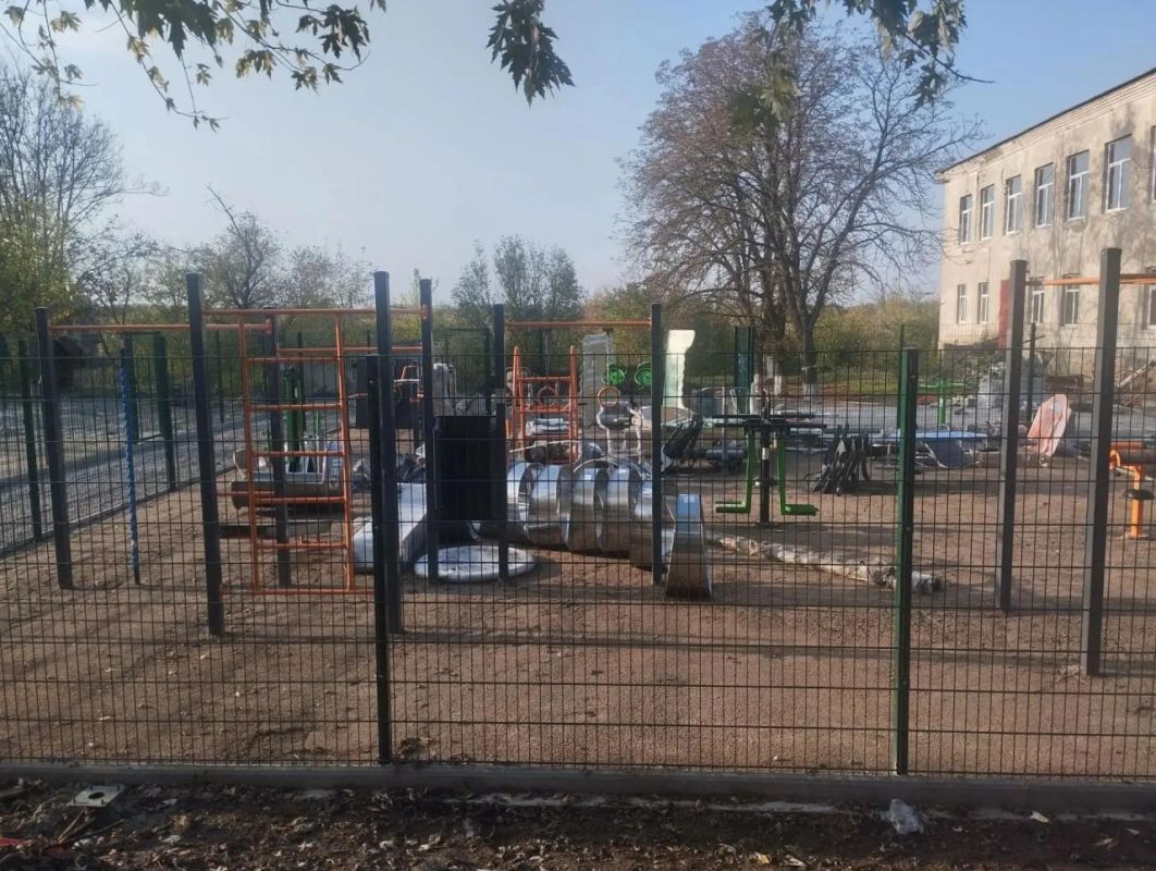 Председателем Тельмановского муниципального совета Дмитрием Липчанским проведён мониторинг выполнения работ по благоустройству общественной территории в пгт Председателем Тельмановского муниципального совета Дмитрием Липчанским проведён мониторинг выполнения работ по благоустройству общественной территории в пгт