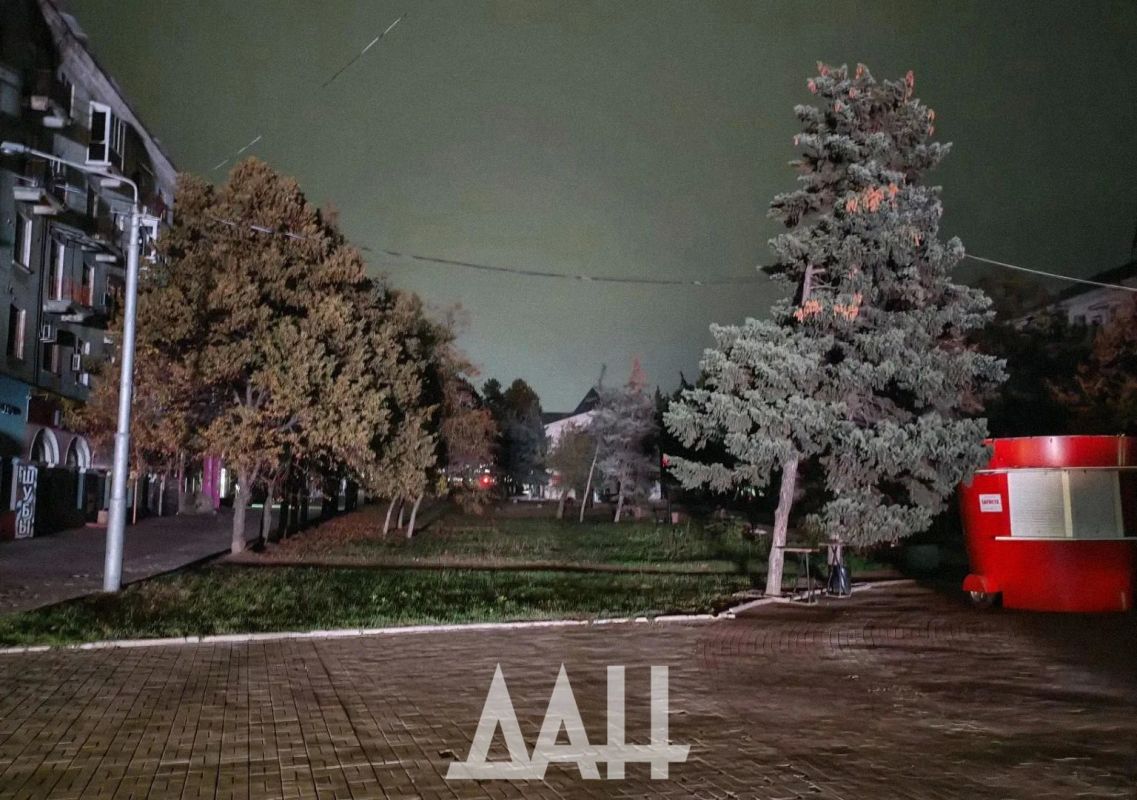 Пятница 23-е где-то в центре Макеевки Пятница 23-е где-то в центре Макеевки