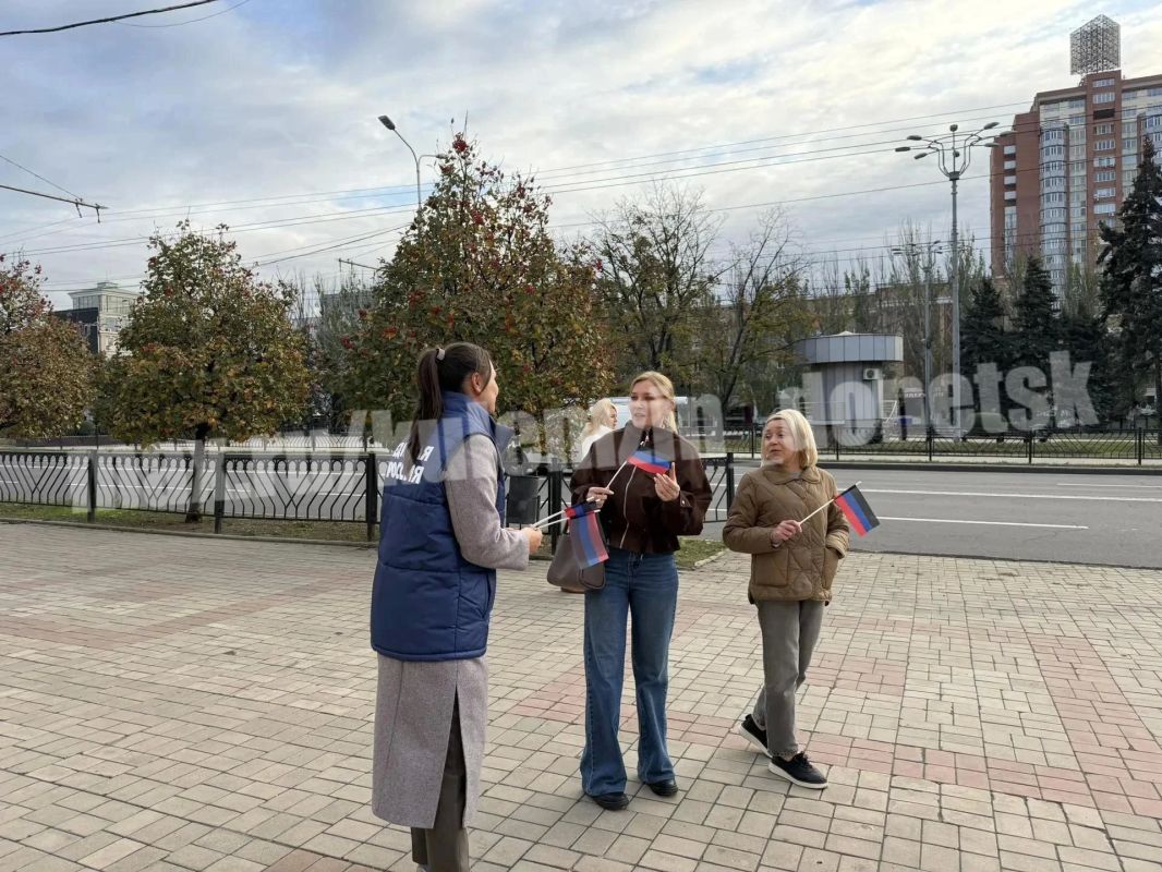 Алексей Кулемзин: «День Государственного флага ДНР: символ чести, истории и единства» Алексей Кулемзин: «День Государственного флага ДНР: символ чести, истории и единства»