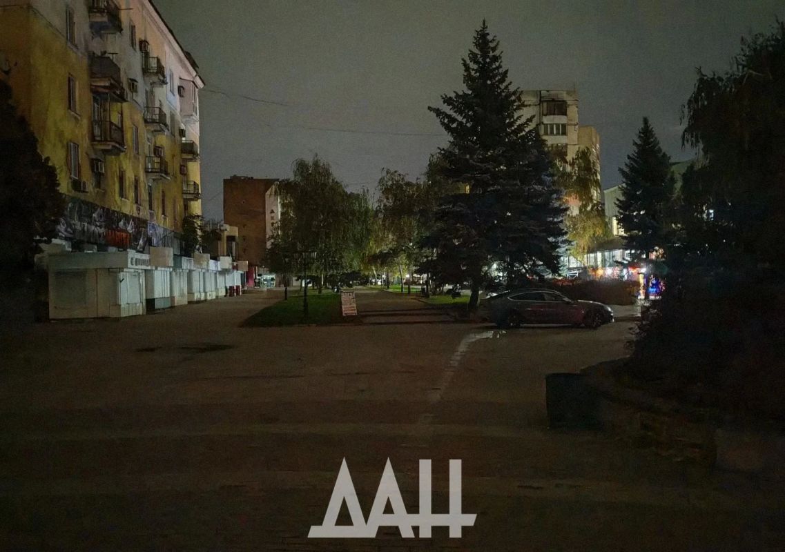 Пятница 23-е где-то в центре Макеевки Пятница 23-е где-то в центре Макеевки