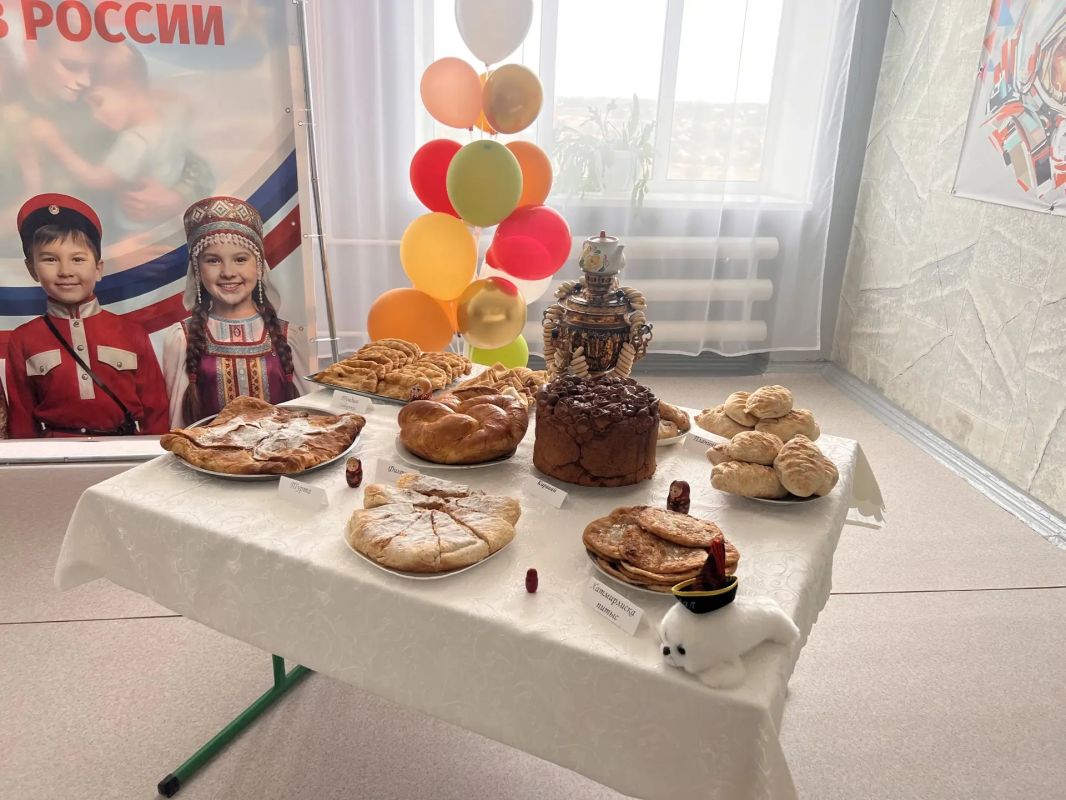 Дмитрий Блинов: Вместе с Главой Старобешевского округа Алексеем Черкашиным посетил Стыльскую школу, чтобы поздравить коллектив, учеников и ветеранов педагогического труда с замечательной датой — 60-летием со дня основания... Дмитрий Блинов: Вместе с Главой Старобешевского округа Алексеем Черкашиным посетил Стыльскую школу, чтобы поздравить коллектив, учеников и ветеранов педагогического труда с замечательной датой — 60-летием со дня основания...