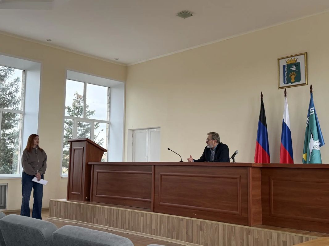 Борис Трима: Провел оперативное совещание с сотрудниками администрации Мангушского муниципального округа Борис Трима: Провел оперативное совещание с сотрудниками администрации Мангушского муниципального округа