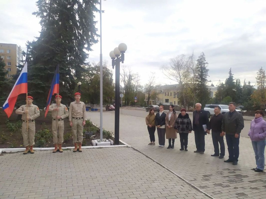 «ГОРДО РЕЕТ ФЛАГ НАРОДНЫЙ» «ГОРДО РЕЕТ ФЛАГ НАРОДНЫЙ»