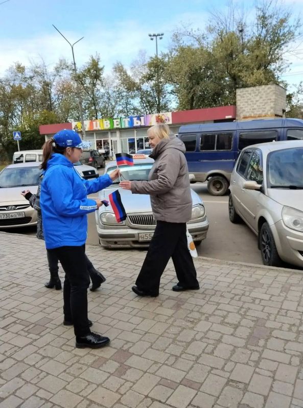 Ежегодно 25 октября в Донецкой Народной Республике отмечают один из самых значимых государственных праздников — День Государственного флага ДНР