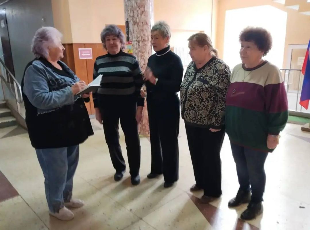 В Червоногвардейском районе Макеевки прошла встреча с жителями жилого массива Горького В Червоногвардейском районе Макеевки прошла встреча с жителями жилого массива Горького