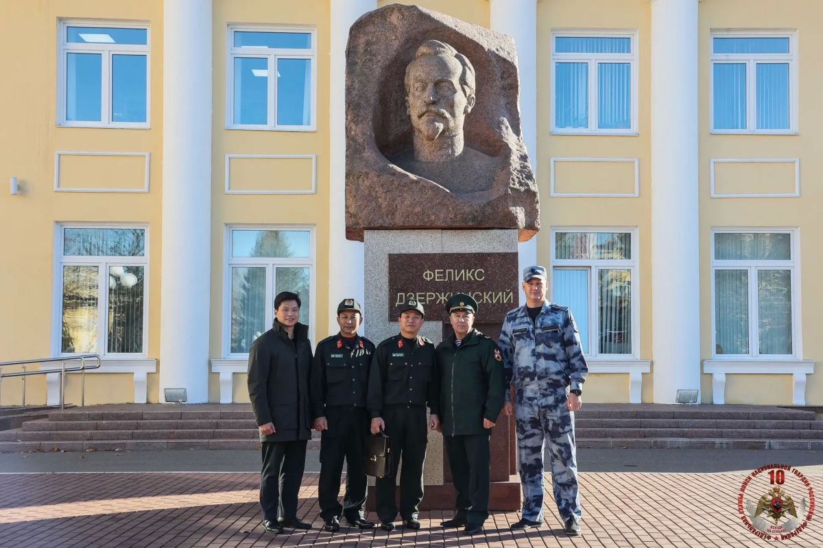 Кинологи Росгвардии поделились опытом с коллегами из Министерства общественной безопасности Социалистической Республики Вьетнам Кинологи Росгвардии поделились опытом с коллегами из Министерства общественной безопасности Социалистической Республики Вьетнам