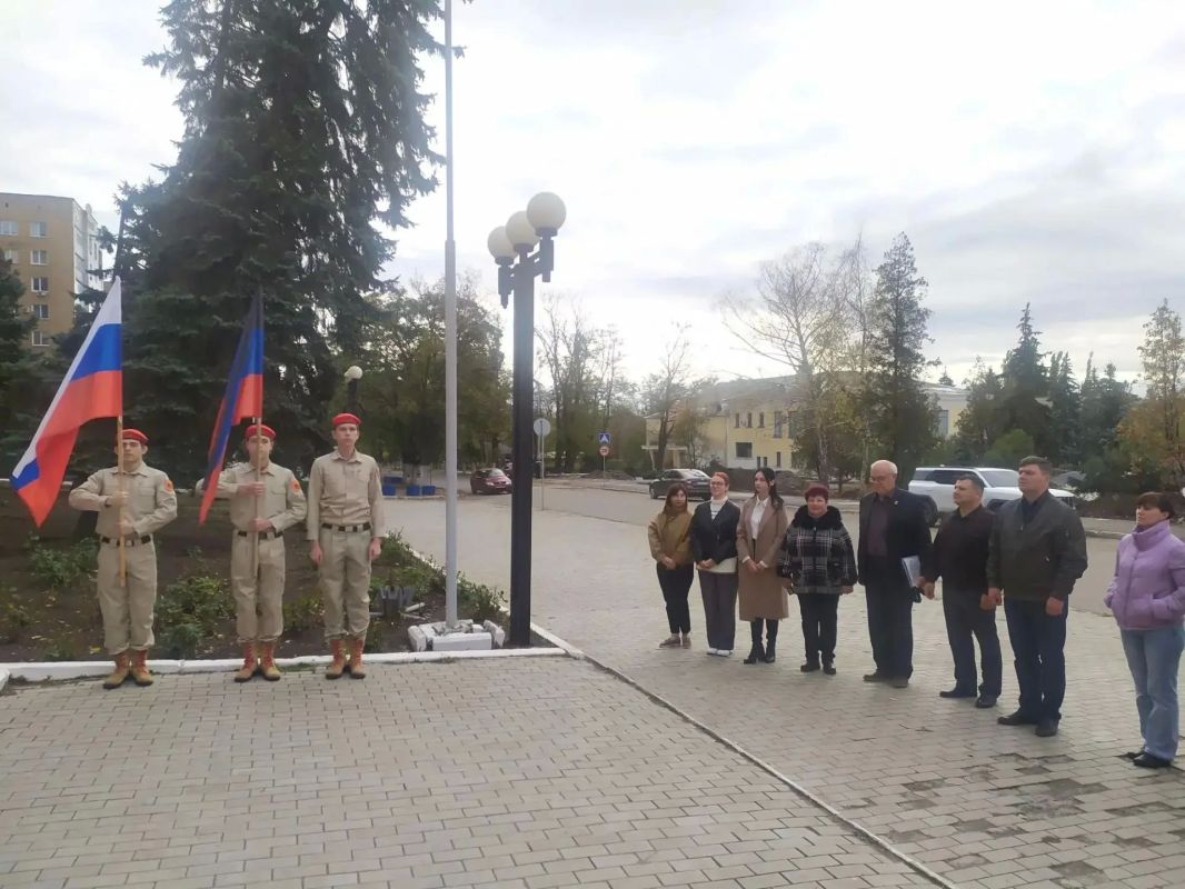 «ГОРДО РЕЕТ ФЛАГ НАРОДНЫЙ» «ГОРДО РЕЕТ ФЛАГ НАРОДНЫЙ»