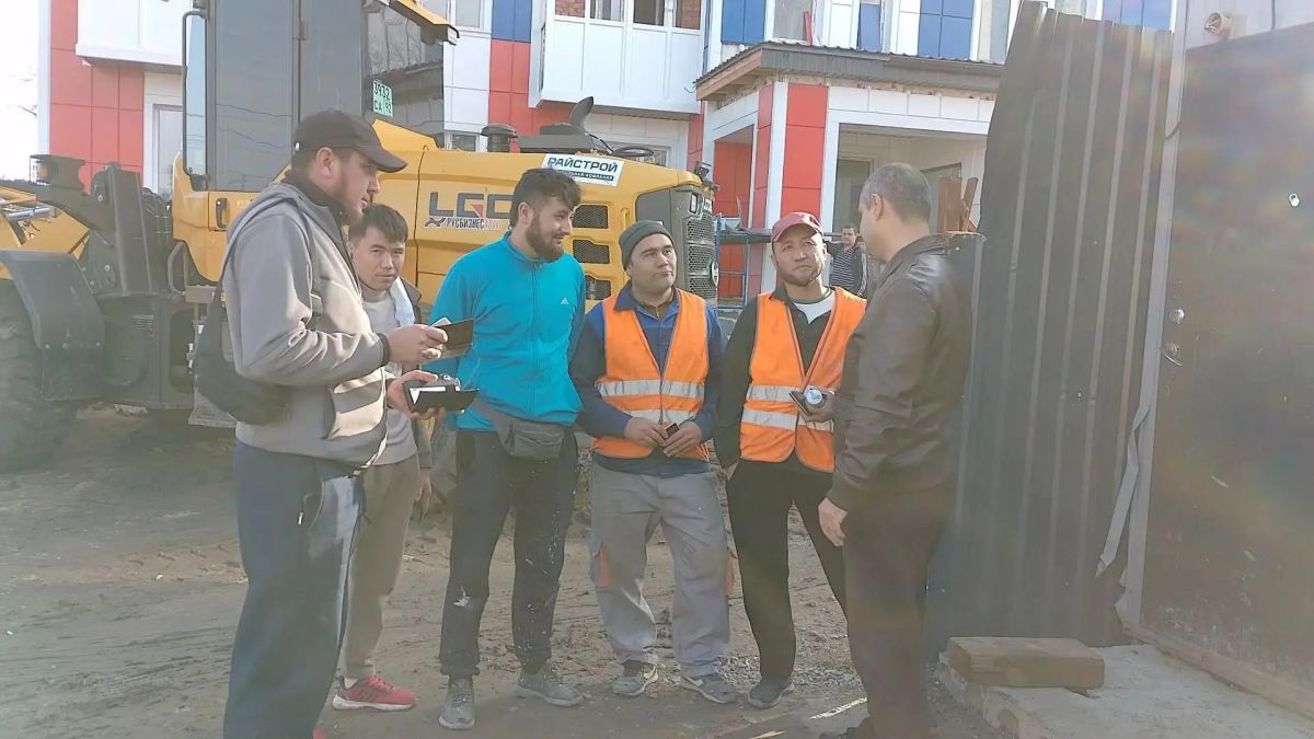 В рамках курса «Содействие адаптации трудовых мигрантов в Российской Федерации», проводимого по поручению Главы ДНР Дениса Пушилина, администрацией муниципального округа совместно совместно с отделом по вопросам миграции... В рамках курса «Содействие адаптации трудовых мигрантов в Российской Федерации», проводимого по поручению Главы ДНР Дениса Пушилина, администрацией муниципального округа совместно совместно с отделом по вопросам миграции...