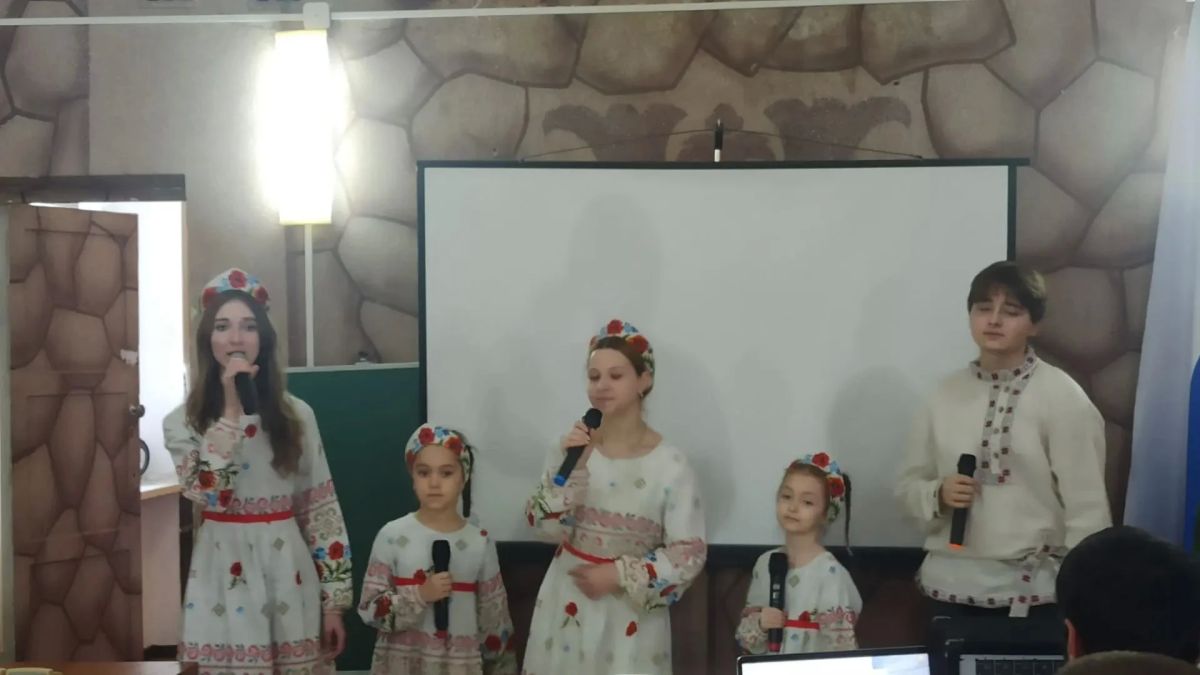 Флаг — символ Родины, гордость её и честь Флаг — символ Родины, гордость её и честь