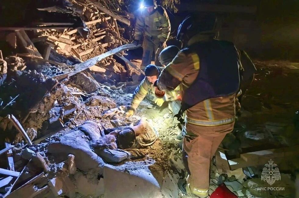 Супружескую пару спасли из-под завалов в Макеевке после атаки БПЛА