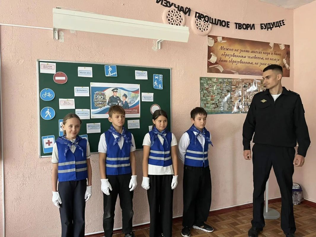 Госавтоинспекция с ЮИД в одном строю стоит! Госавтоинспекция с ЮИД в одном строю стоит!