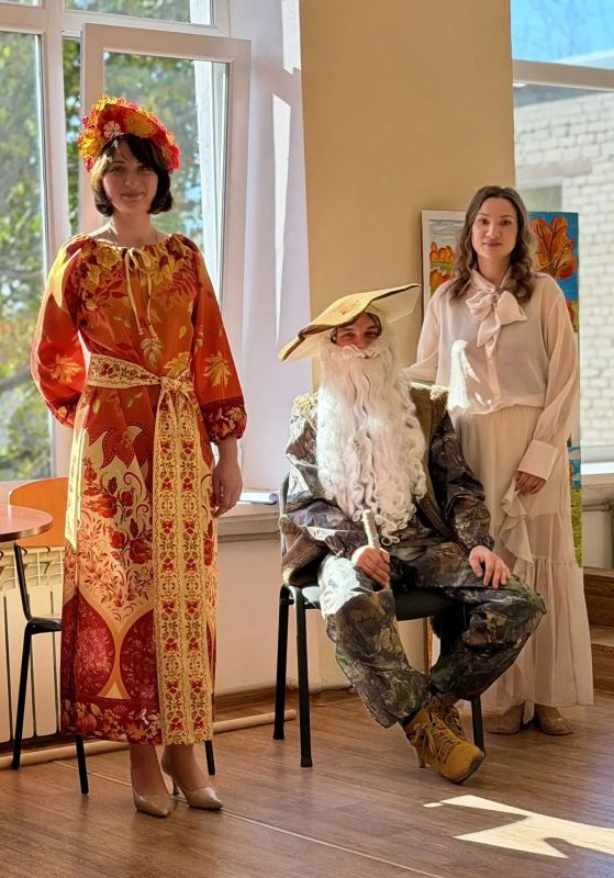 ОСЕНЬ, МУЗЫКА И МЫ. 24 октября в ДШИ «Симфония Приморья» прошла развлекательная программа к празднику урожая «Осенний листопад» ОСЕНЬ, МУЗЫКА И МЫ. 24 октября в ДШИ «Симфония Приморья» прошла развлекательная программа к празднику урожая «Осенний листопад»