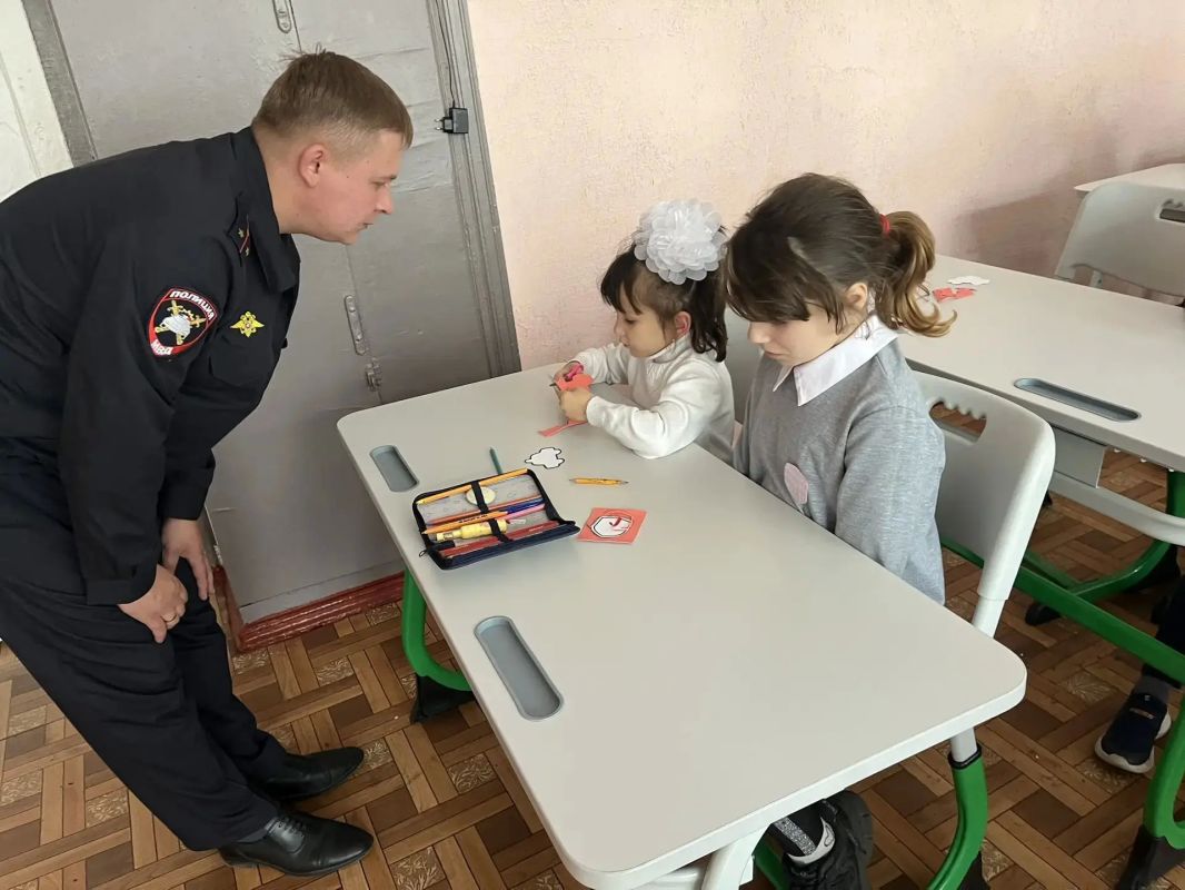 Госавтоинспекция с ЮИД в одном строю стоит! Госавтоинспекция с ЮИД в одном строю стоит!