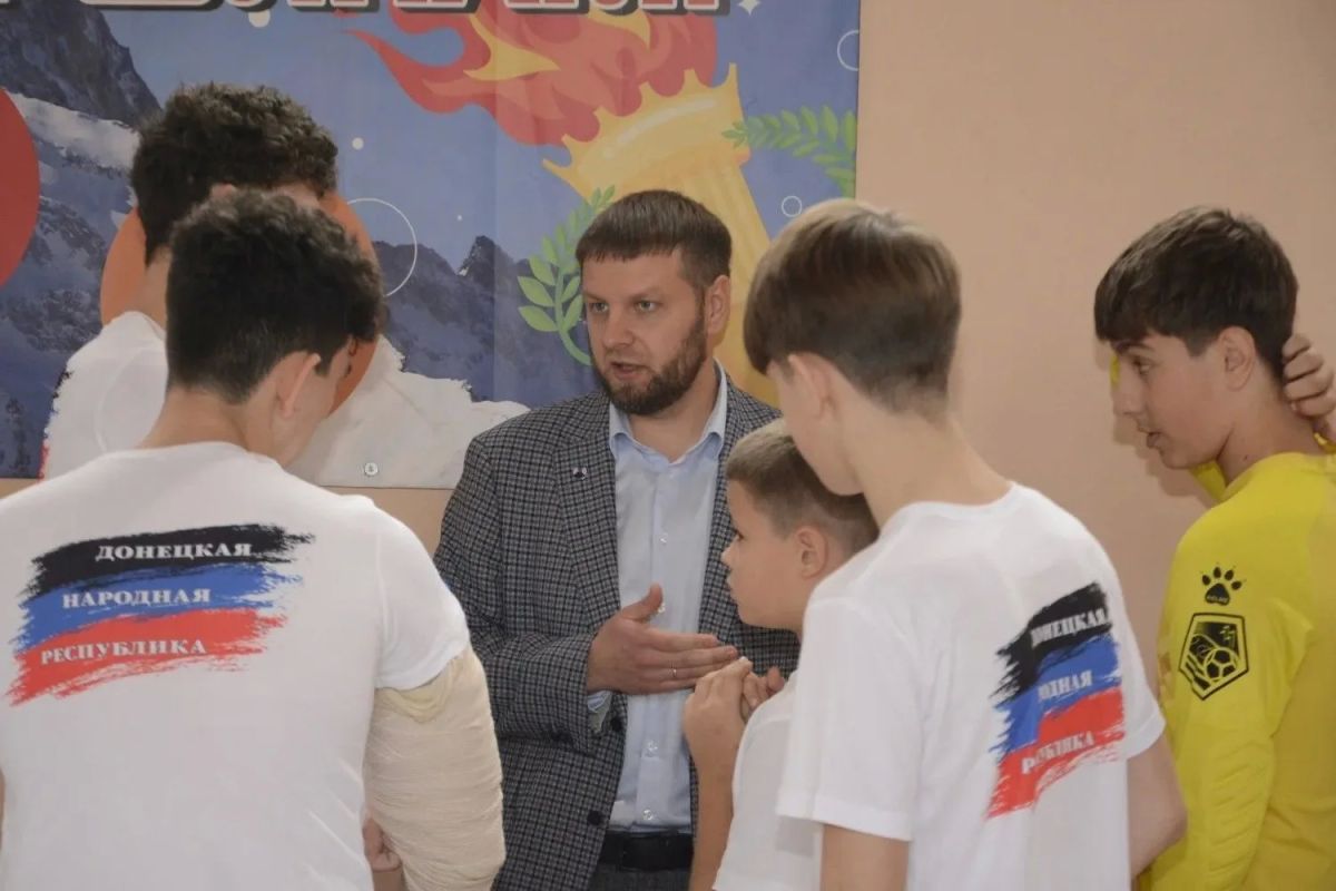 "Вместе мы едины": кадеты объединили реальный и цифровой футбол "Вместе мы едины": кадеты объединили реальный и цифровой футбол