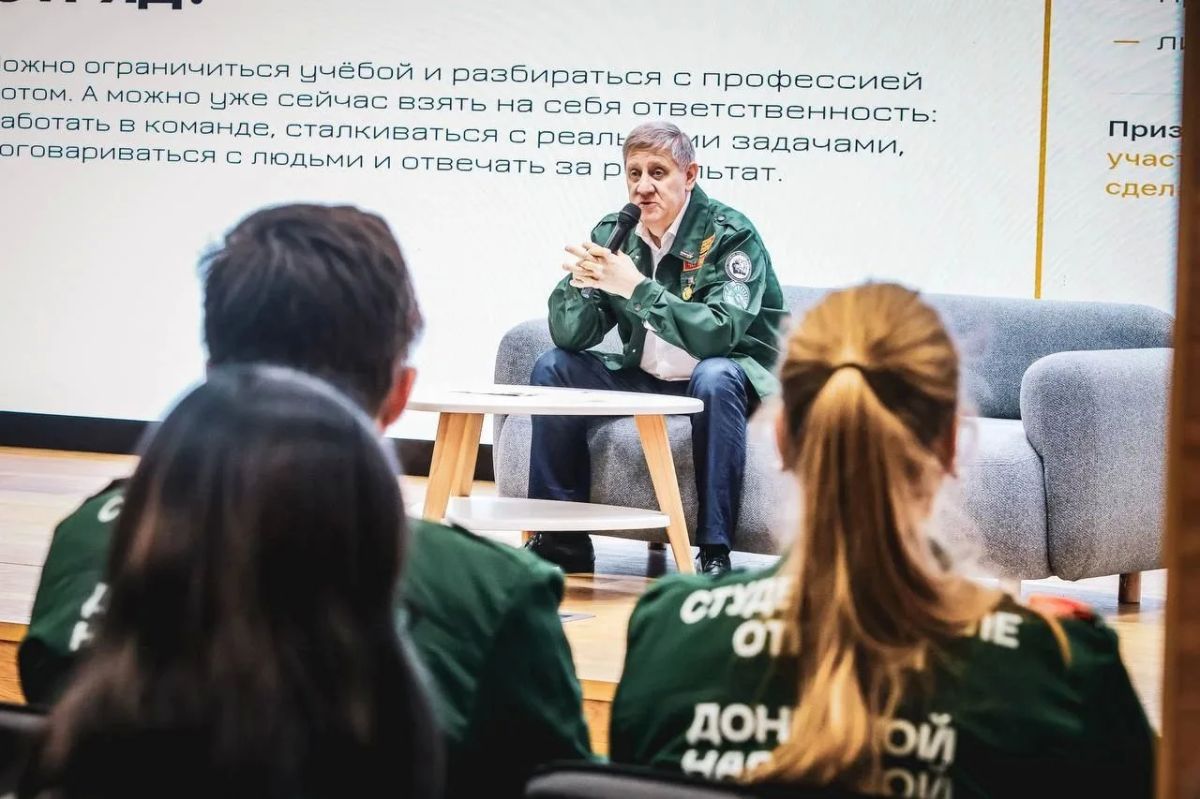 150 командиров студотрядов ДНР прошли трёхдневный интенсив 150 командиров студотрядов ДНР прошли трёхдневный интенсив