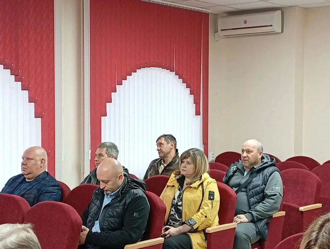 Николай Руппель: Провел очередное аппаратное совещание с начальниками управлений и отделов администрации, руководителями ресурсоснабжающих предприятий и социальных служб Николай Руппель: Провел очередное аппаратное совещание с начальниками управлений и отделов администрации, руководителями ресурсоснабжающих предприятий и социальных служб